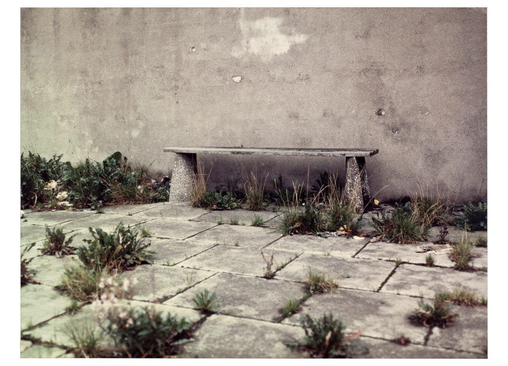 Untitled, Belfast (concrete bench) (Bez názvu, Belfast (betónová lavička))